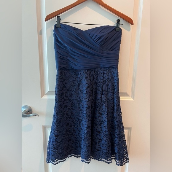 David's Bridal Short Bridesmaid Dress with Sweetheart Neckline - Picture 6 of 16
